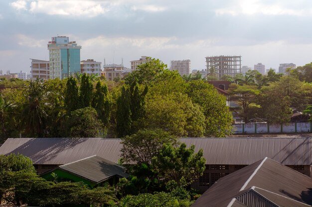 Green Savings: Eco-Friendly Investments & Tax Credits for 2025