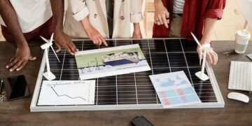Sustainable Investing Trends: US Financial Goals in 2025 - Cover Image
