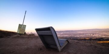 Investing in Renewable Energy: A US Financial Planning Guide - Cover Image